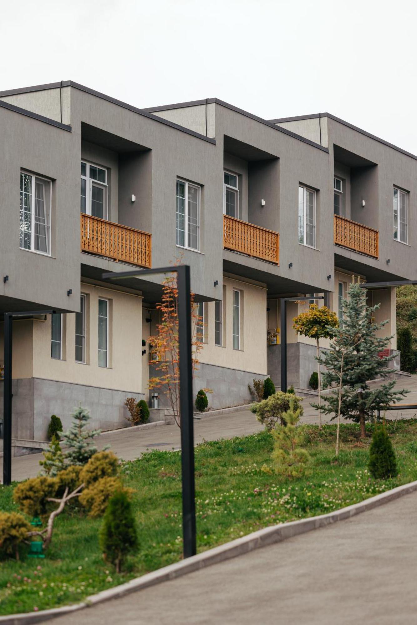 Dili Town Resort And Spa Dilijan Exterior photo